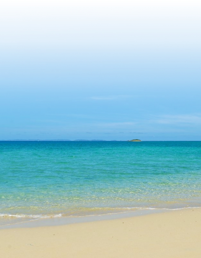 沖縄の青い海イメージ画像